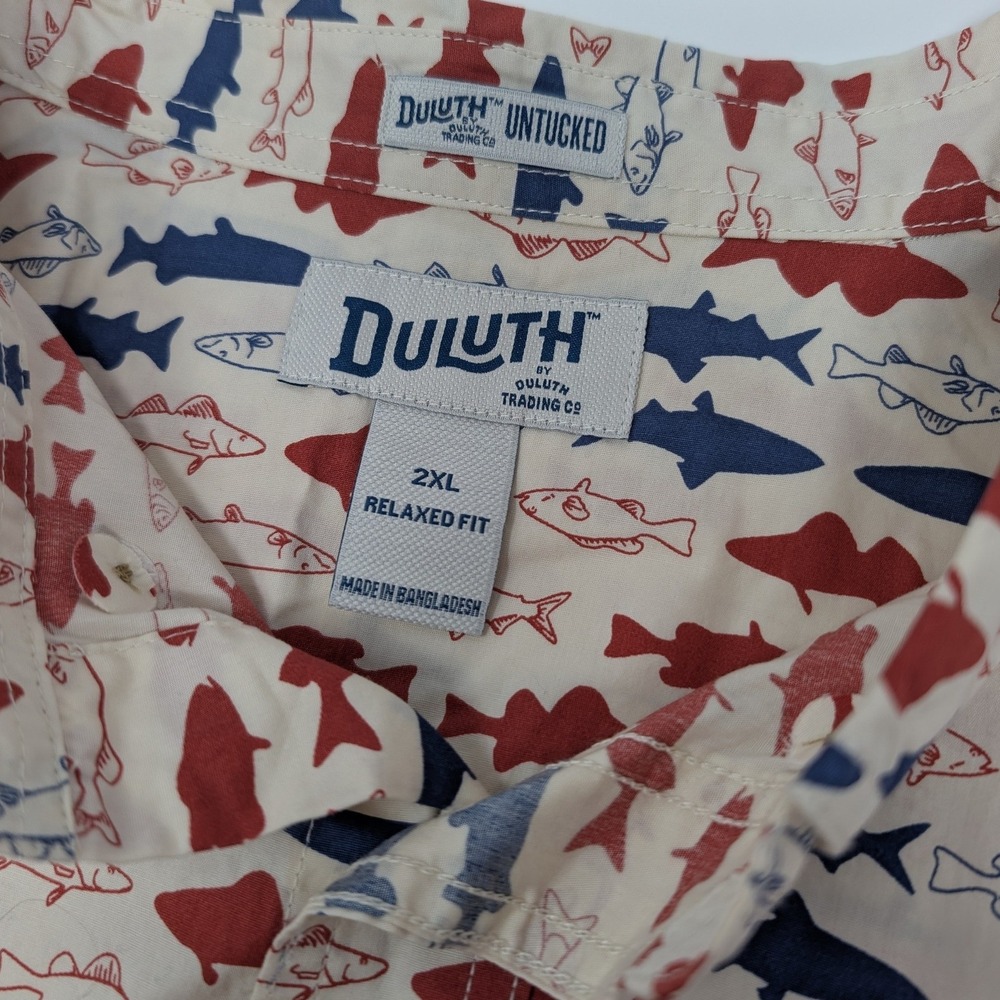 Duluth Men's Untucked Relaxed Fit Red White Blue Fish Print Short Sleeve Shirt - Picture 9 of 12